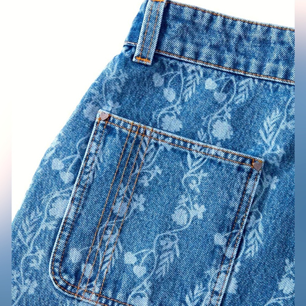 NWOT Nude project flower AOP laser jeans,loose fit,pocket detail,flower vines SM - Picture 6 of 7